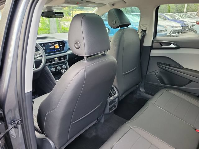 Certified 2023 Volkswagen Taos SE FWD image 9
