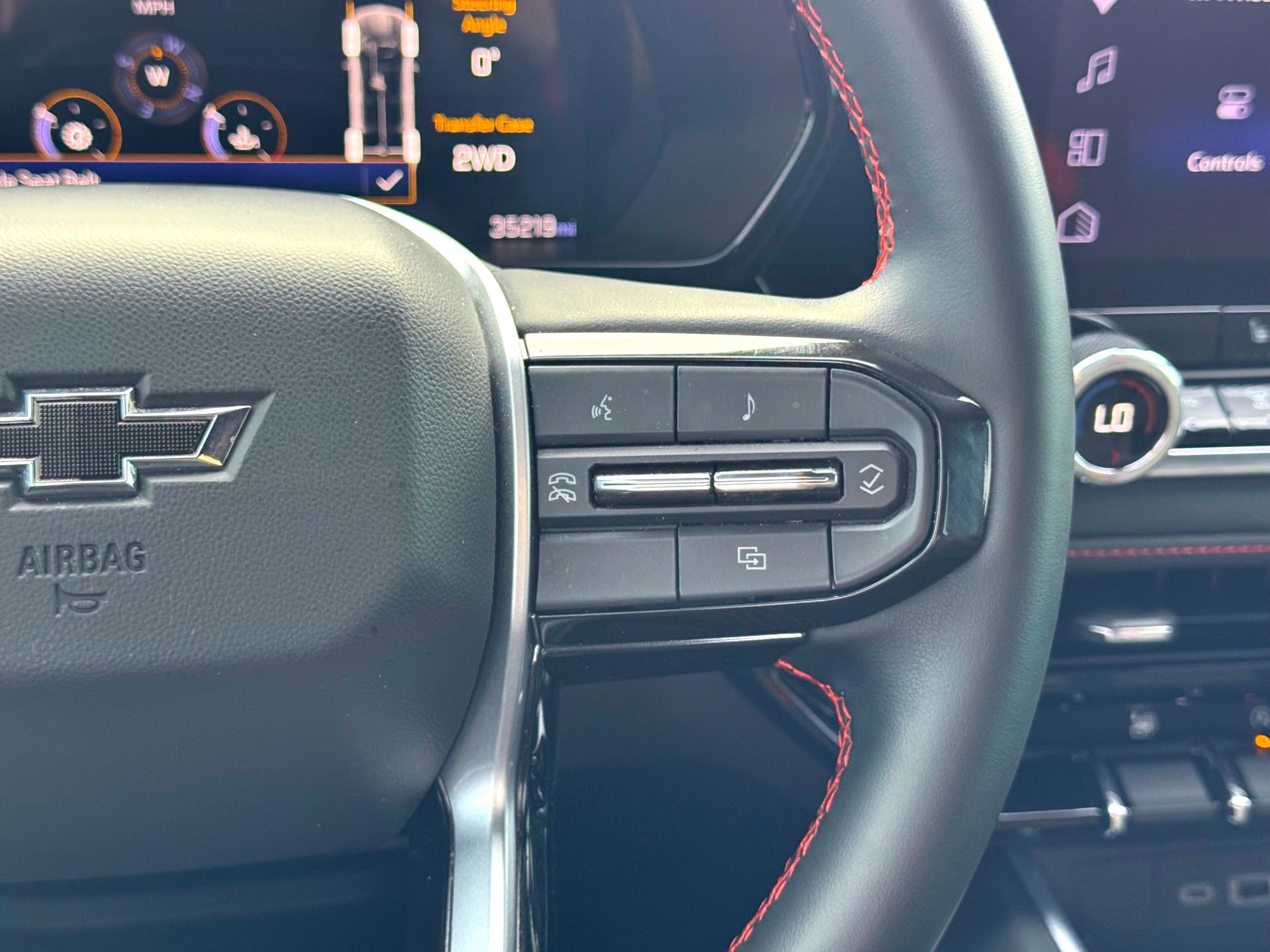 Used 2024 Chevrolet Colorado Z71 w/ Z71 Convenience Package 2 image 22