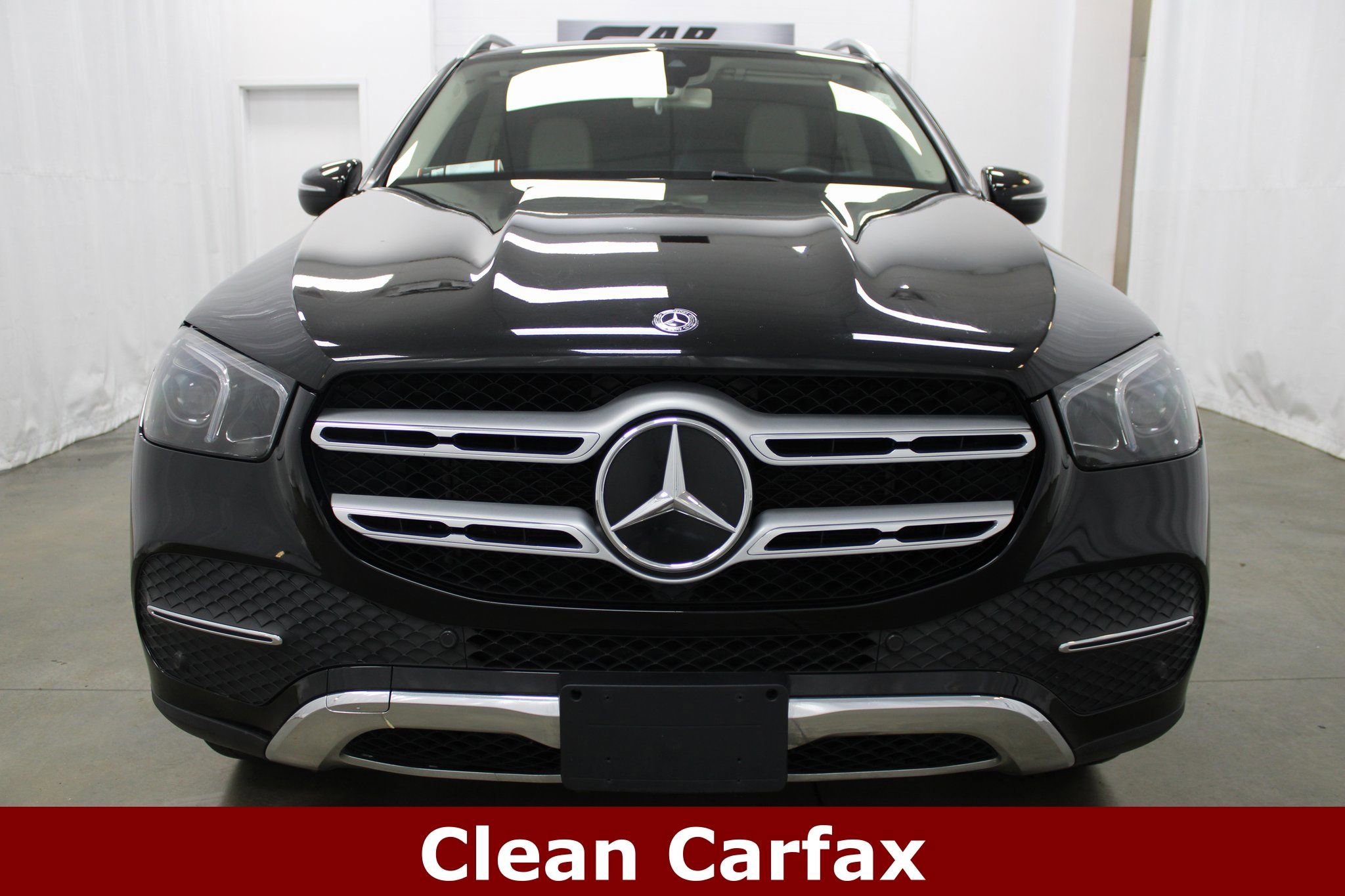Used 2020 Mercedes-Benz GLE 350 4MATIC w/ Premium Package image 3