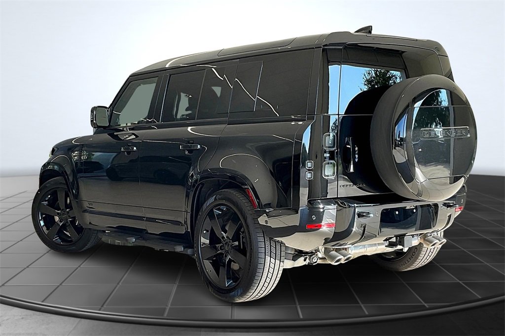 New 2026 Land Rover Defender 110 V8 image 3
