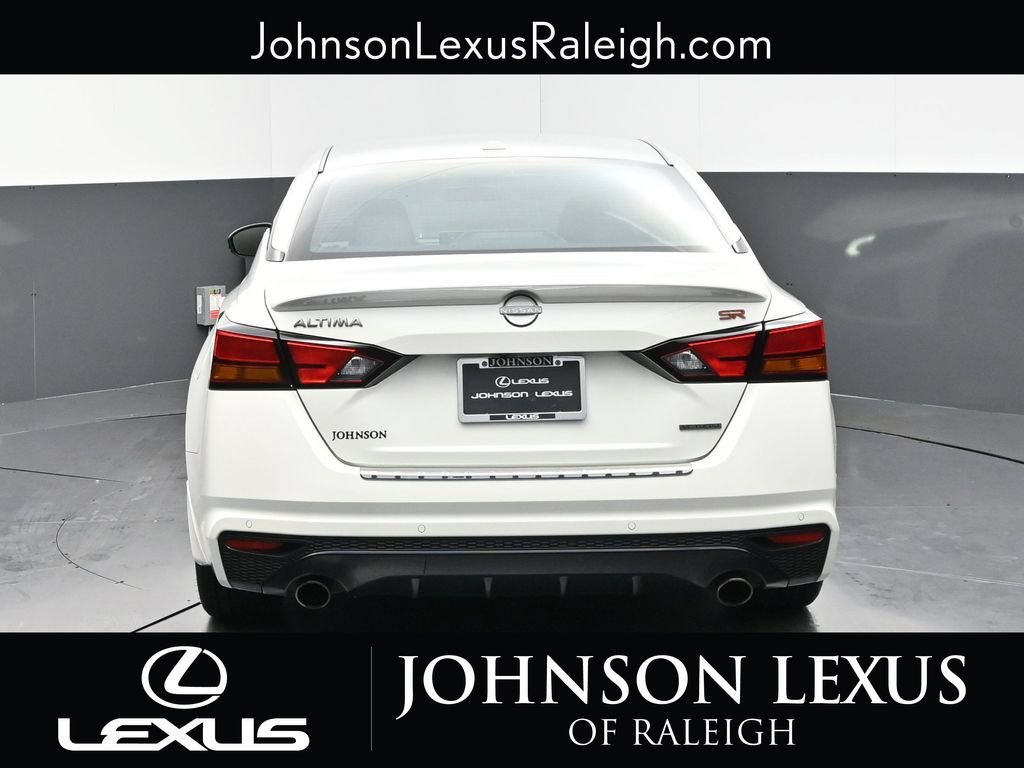 Used 2023 Nissan Altima 2.0 SR FWD image 8