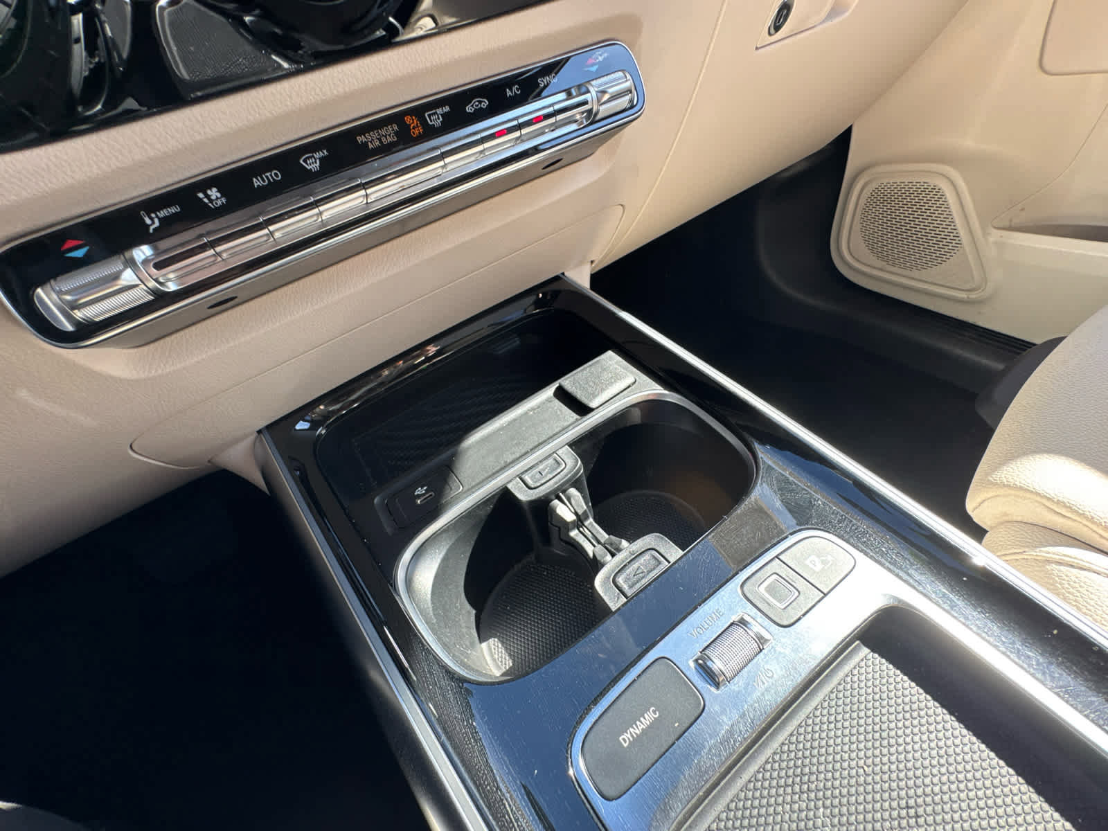 Used 2025 Mercedes-Benz GLA 250 4MATIC image 26