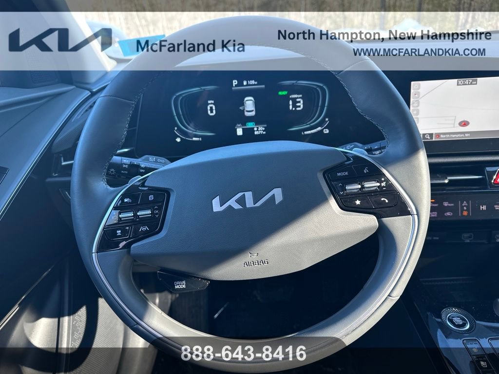 Used 2024 Kia Niro SX image 17