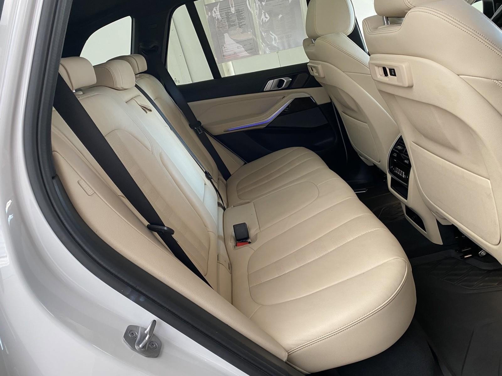 Used 2021 BMW X5 xDrive40i w/ Premium Package image 13