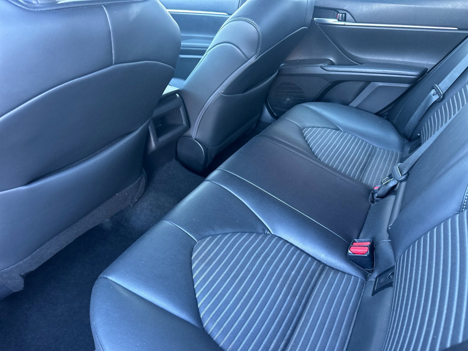 Used 2024 Toyota Camry SE image 11