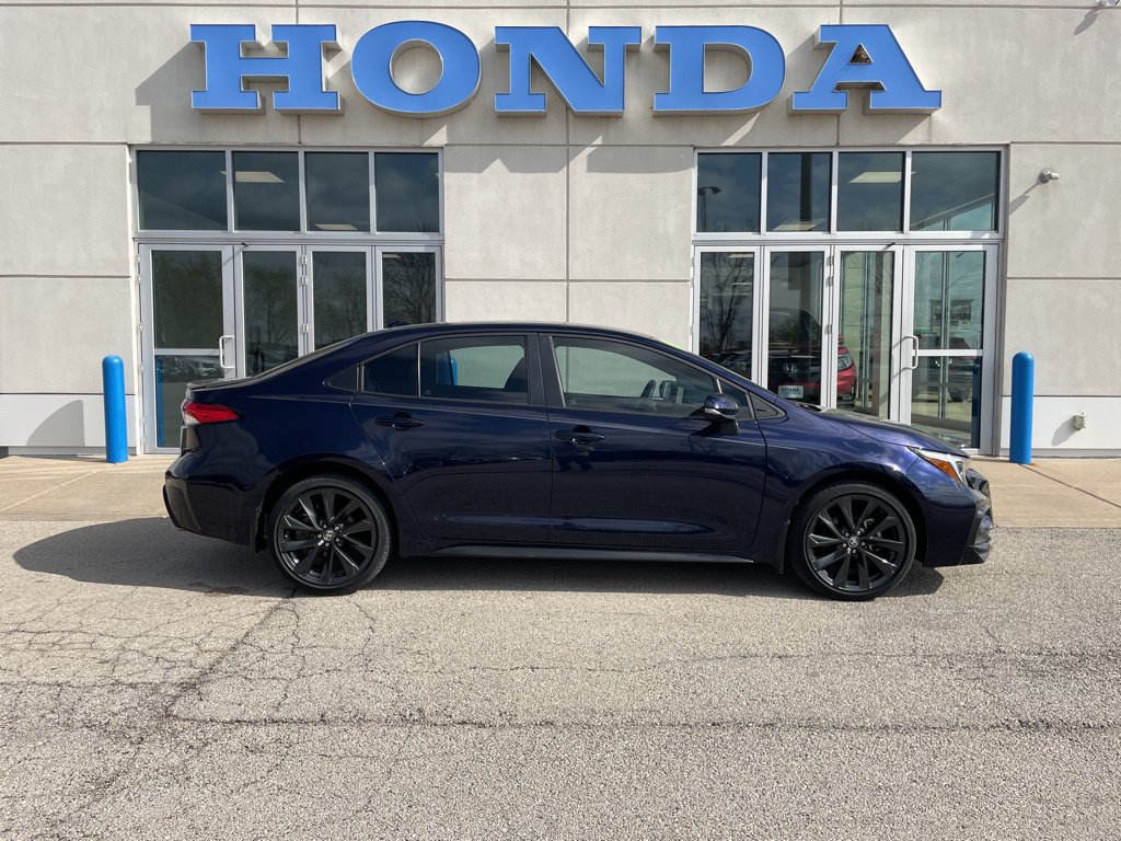 Used 2023 Toyota Corolla SE FWD image 4