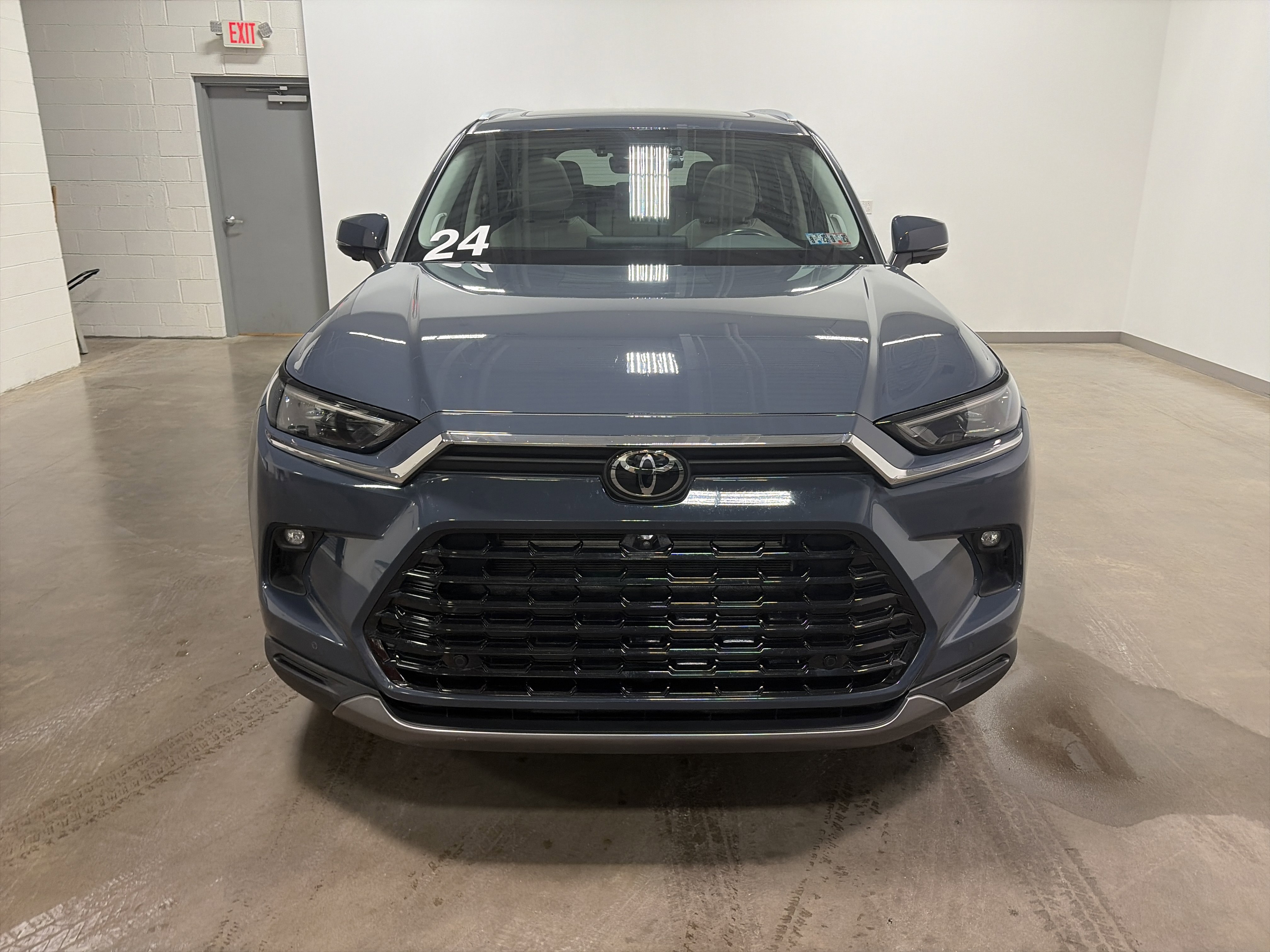 Used 2024 Toyota Grand Highlander Limited image 40