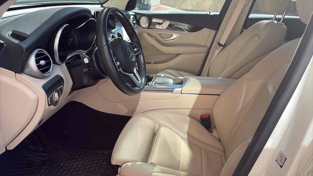 Used 2020 Mercedes-Benz GLC 300 4MATIC image 13