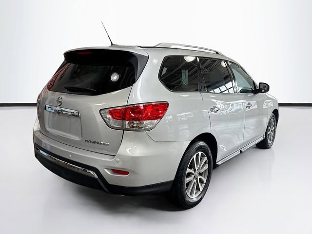 Used 2016 Nissan Pathfinder SV image 6