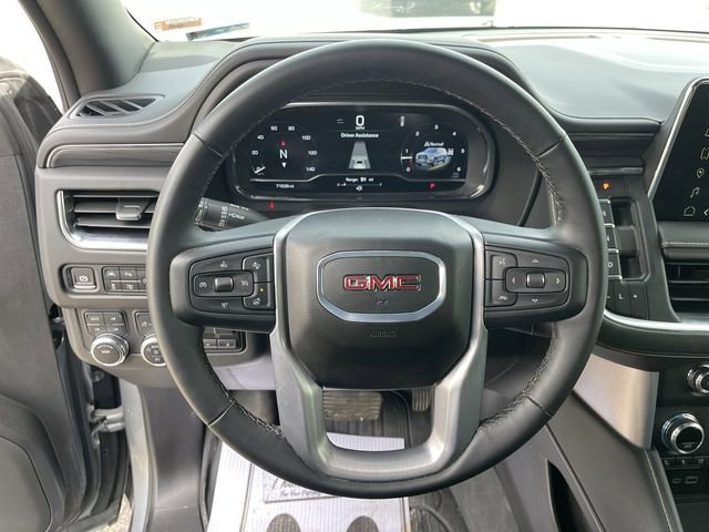 Used 2024 GMC Yukon SLT w/ SLT Premium Package image 14