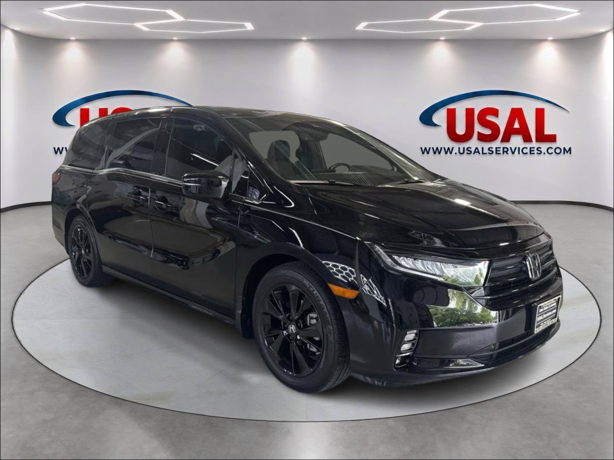 Used 2023 Honda Odyssey Sport image 3