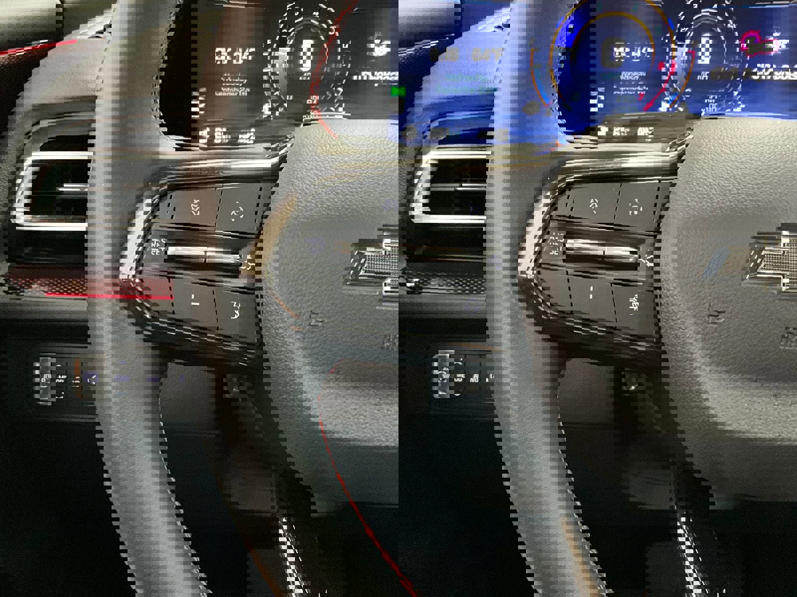 Used 2024 Chevrolet Traverse RS image 18