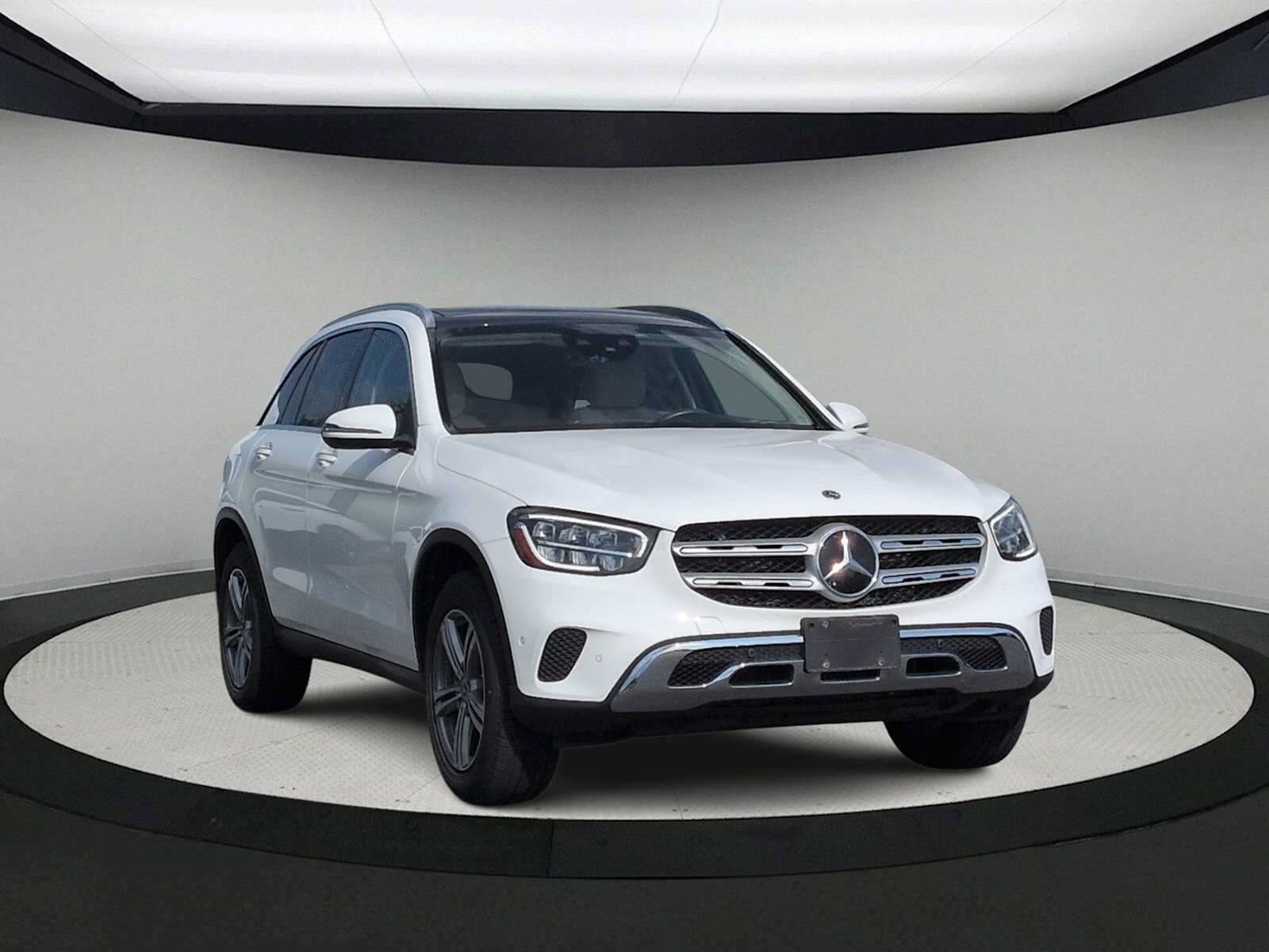 Used 2021 Mercedes-Benz GLC 300 4MATIC image 2