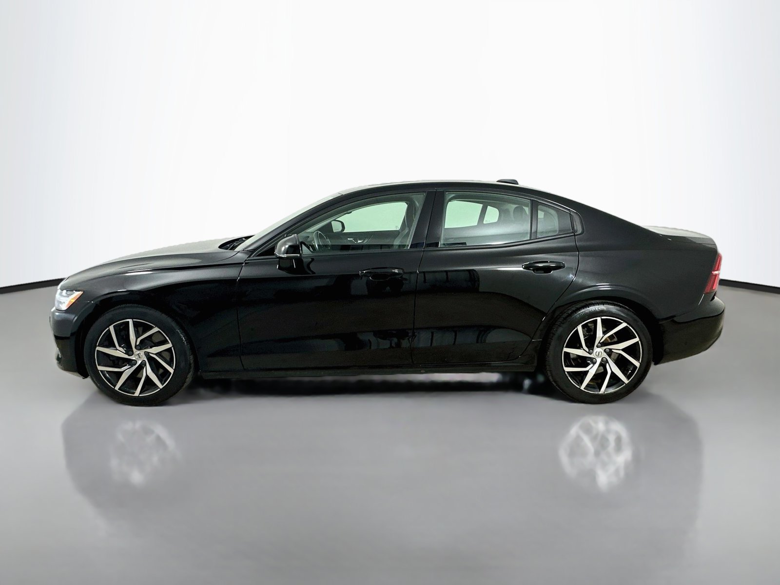 Used 2019 Volvo S60 T6 Momentum w/ Multimedia Package AWD/4WD image 8