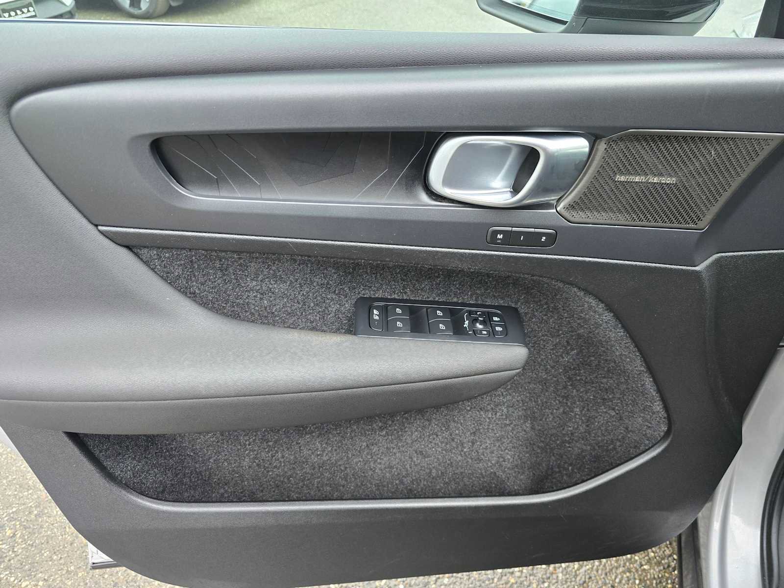 Certified 2023 Volvo C40 P8 Recharge Ultimate image 25