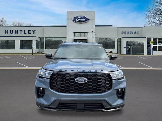 Certified 2025 Ford Explorer ST-Line w/ Premium Package AWD/4WD image 3