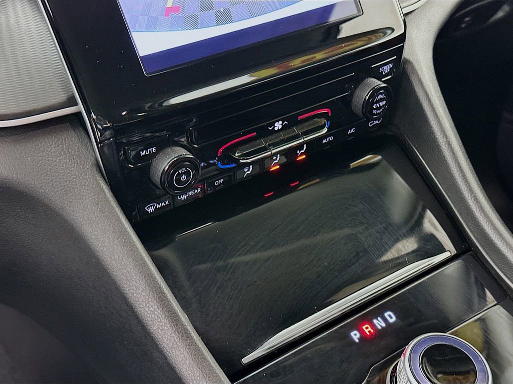 Certified 2023 Jeep Grand Cherokee Laredo image 24