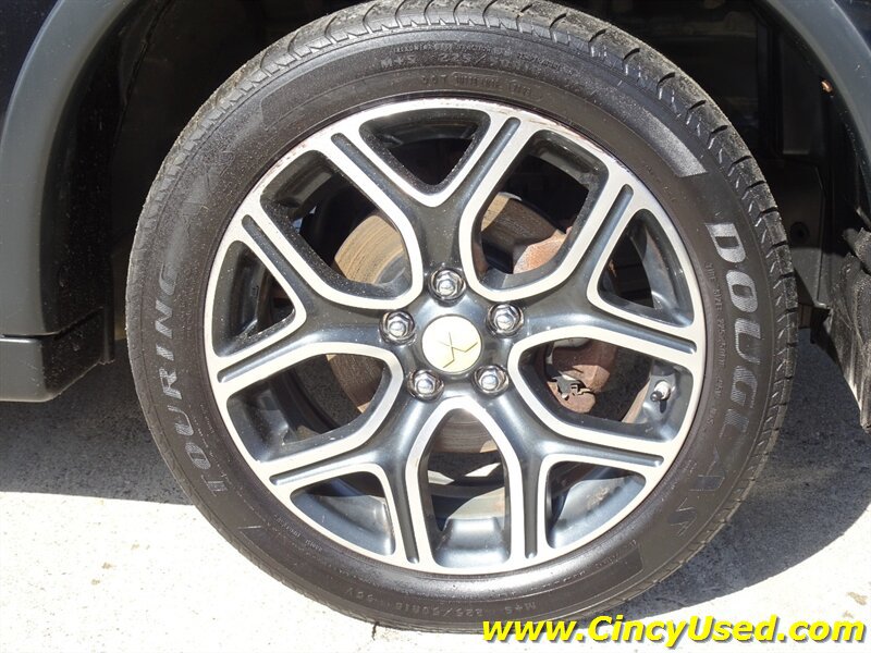 Used 2015 Mitsubishi Outlander GT AWD/4WD image 30