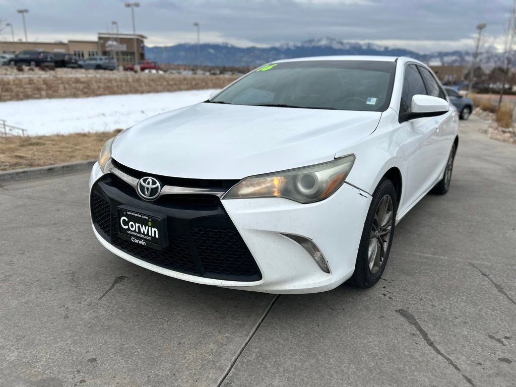 Used 2016 Toyota Camry SE image 3