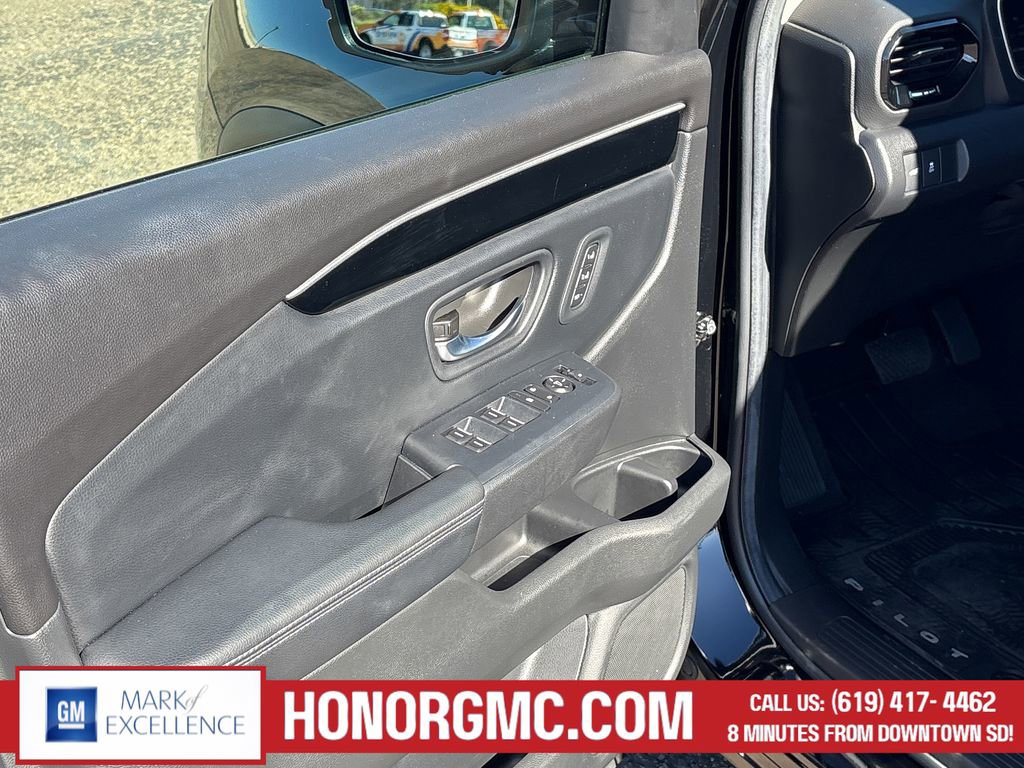 Used 2025 Honda Pilot EX-L image 15