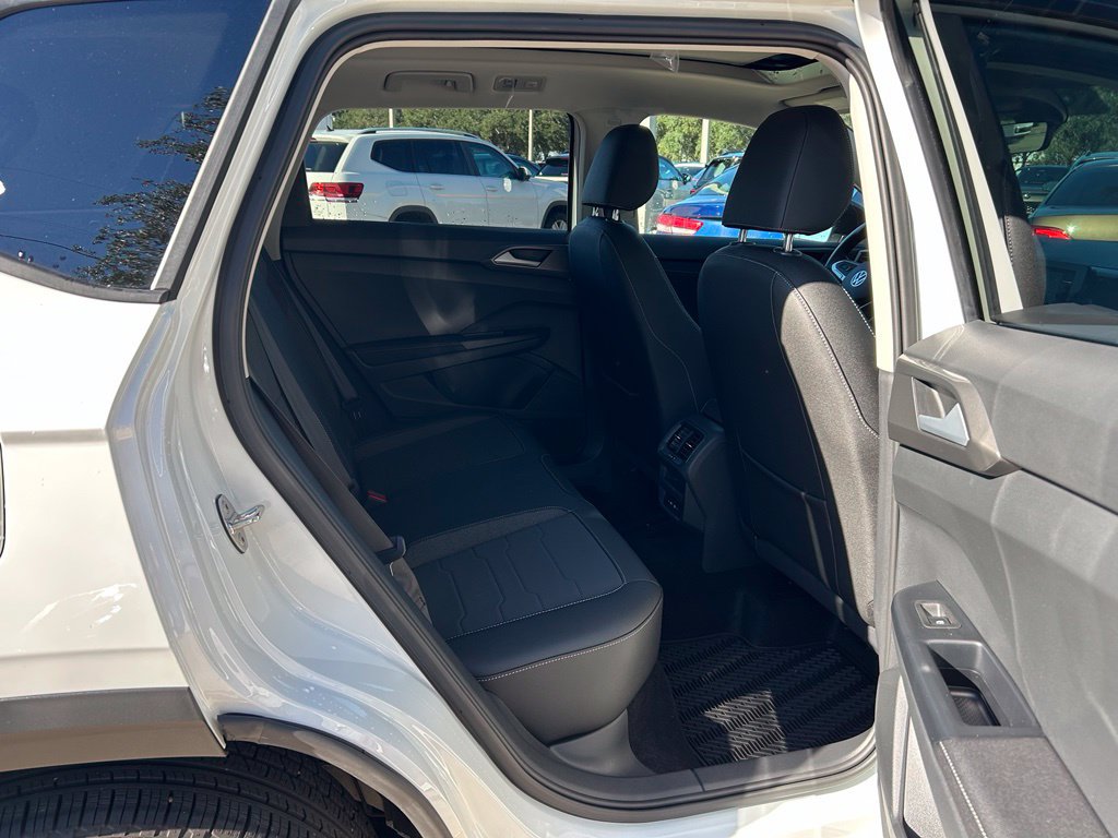 Used 2026 Volkswagen Taos SE FWD image 39