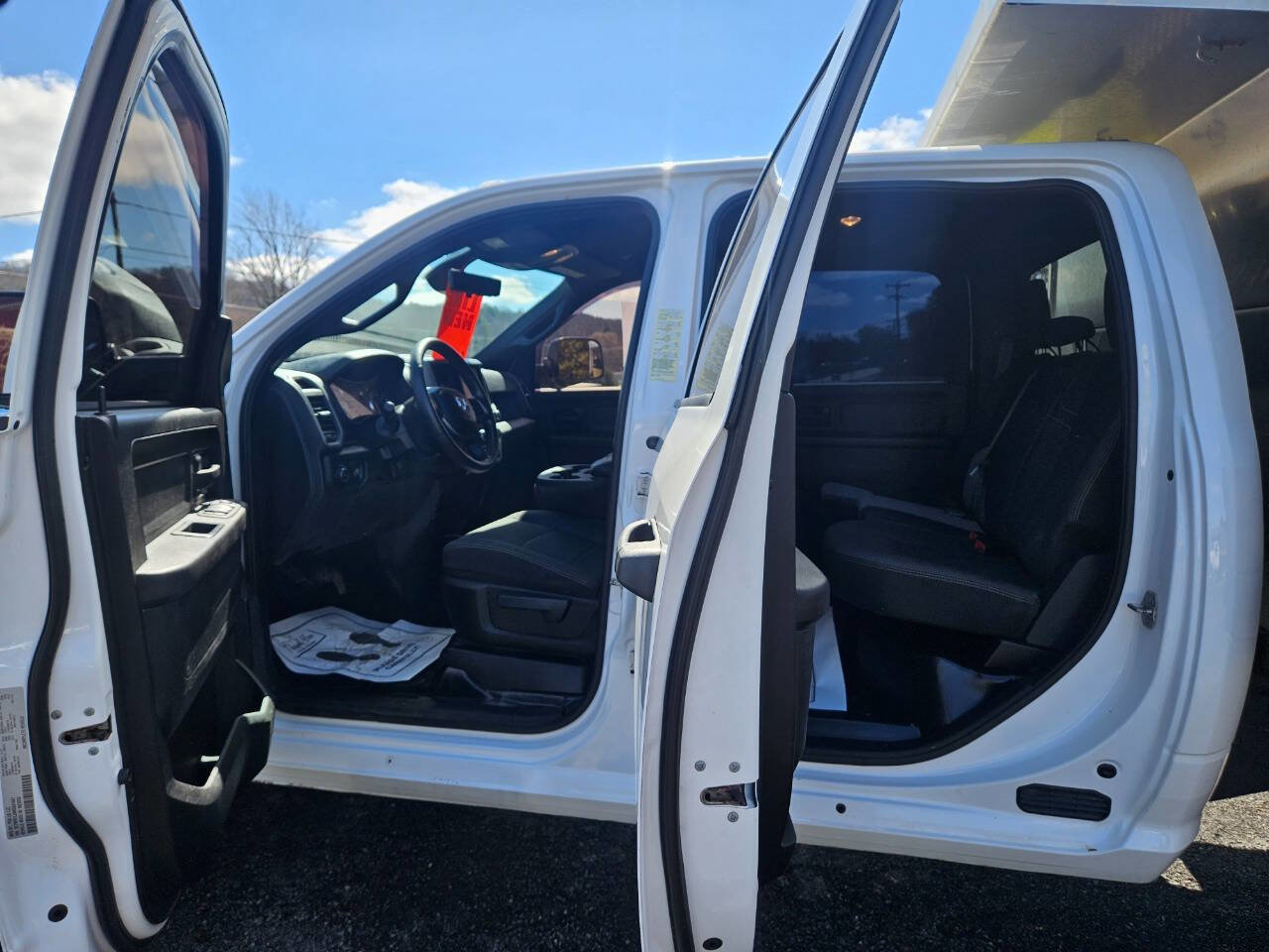 Used 2021 RAM 3500 Tradesman w/ Chrome Appearance Group image 15