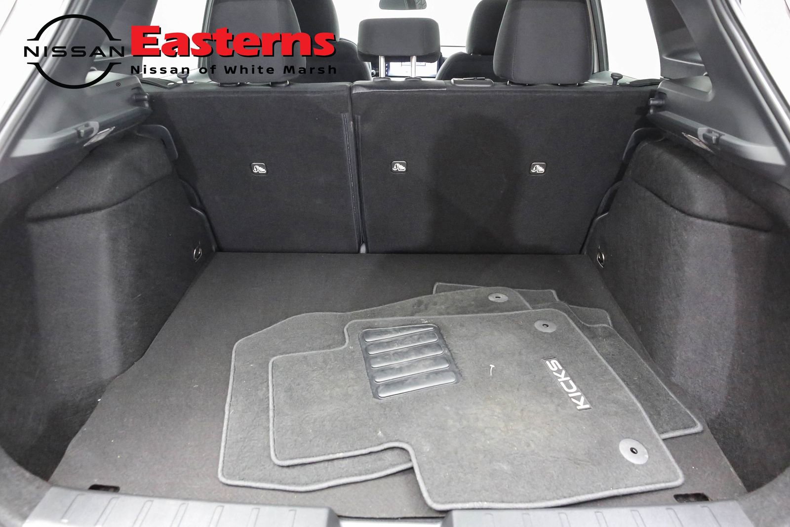 Used 2025 Nissan Kicks SV image 9