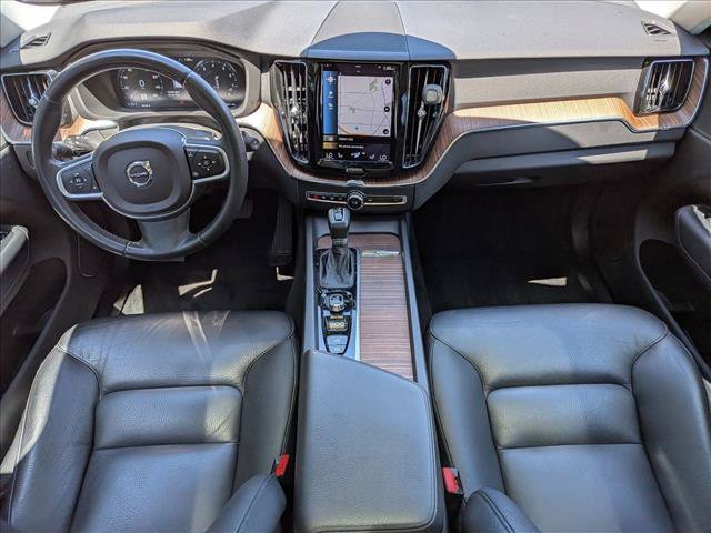 Used 2021 Volvo XC60 T5 Momentum w/ Premium Package AWD/4WD image 18