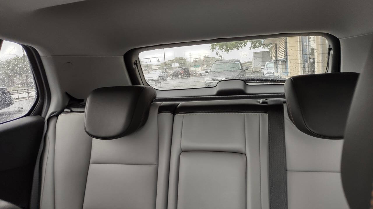 Used 2020 Chevrolet Trax Premier FWD image 29