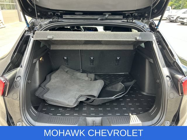Used 2025 Chevrolet Trax RS w/ Sunroof Package FWD image 26