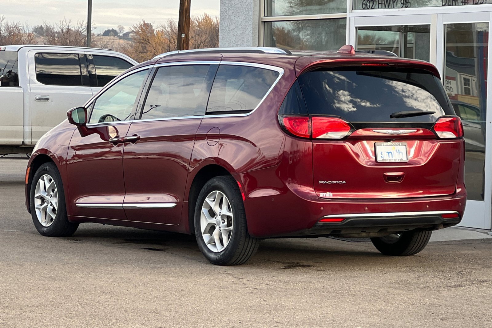 Used 2020 Chrysler Pacifica Touring-L Plus w/ Tire & Wheel Group image 6