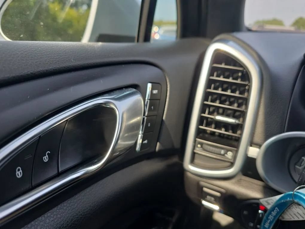 Used 2017 Porsche Cayenne AWD/4WD image 25