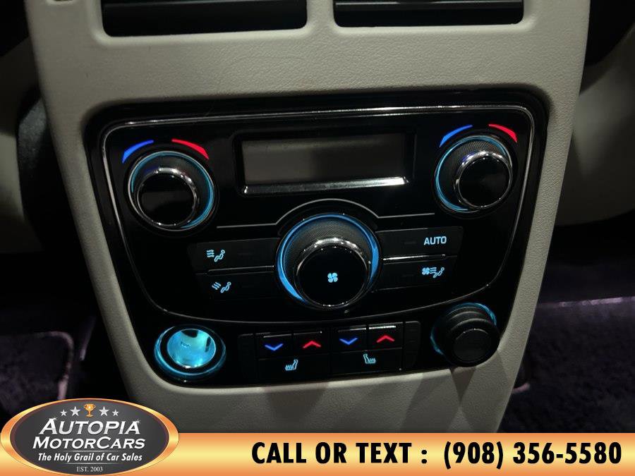 Used 2020 Jaguar F-PACE SVR image 24