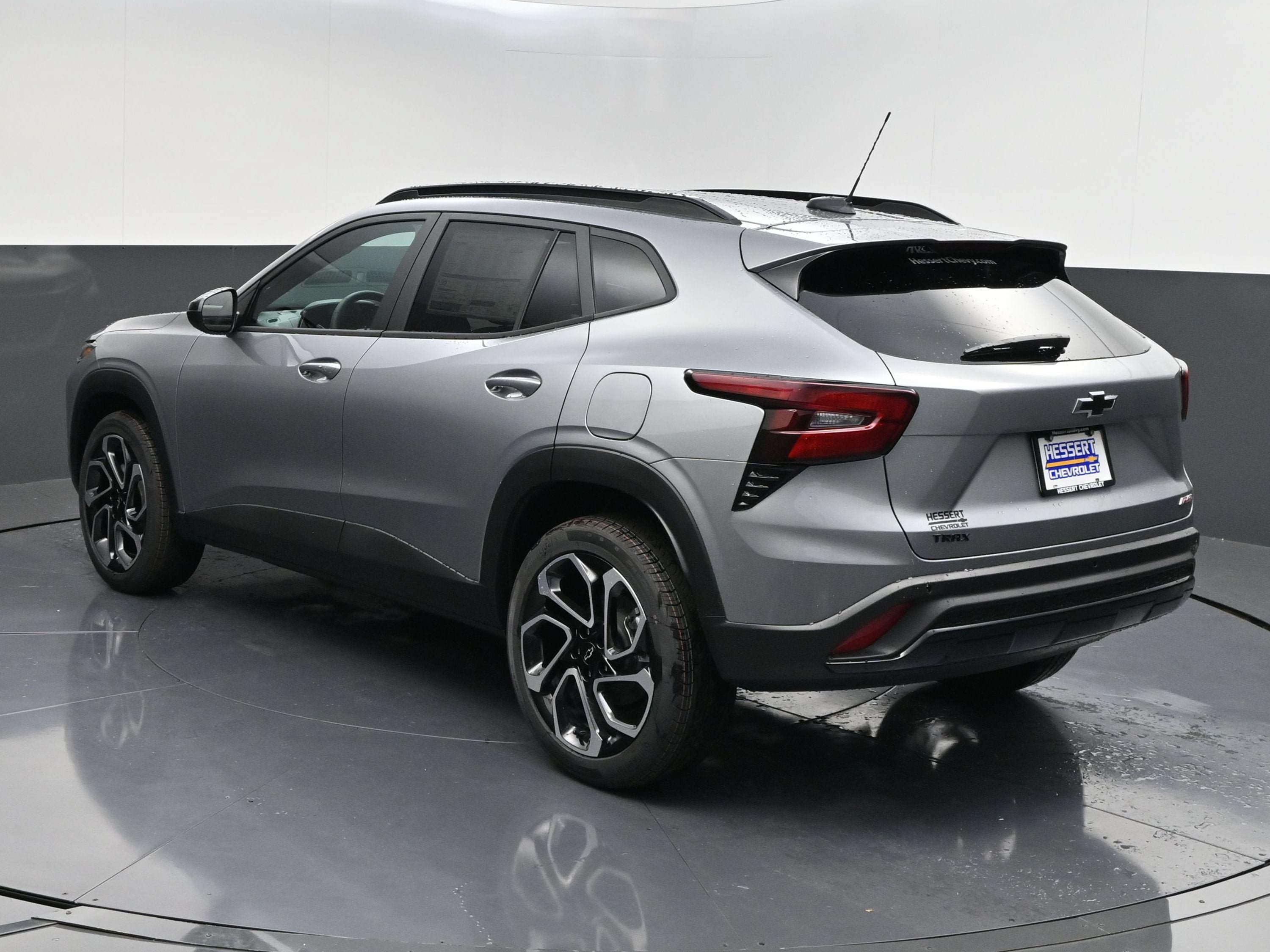 New 2026 Chevrolet Trax RS w/ Sunroof Package FWD image 6