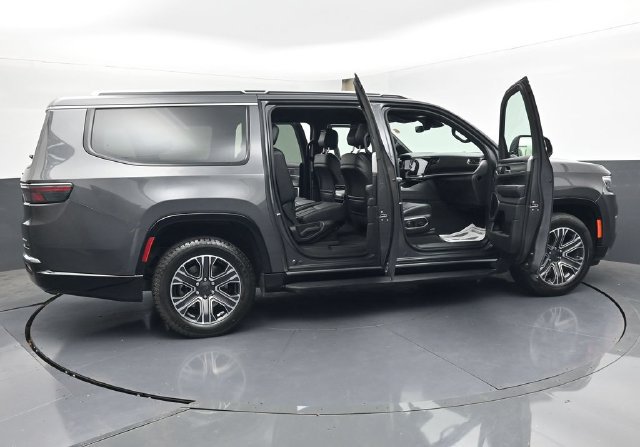 Used 2024 Jeep Wagoneer L Series II w/ Flexible Seating Group AWD/4WD image 47