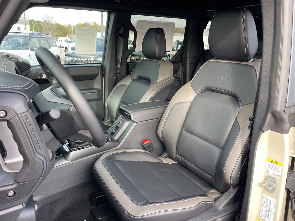 New 2025 Ford Bronco Outer Banks image 16