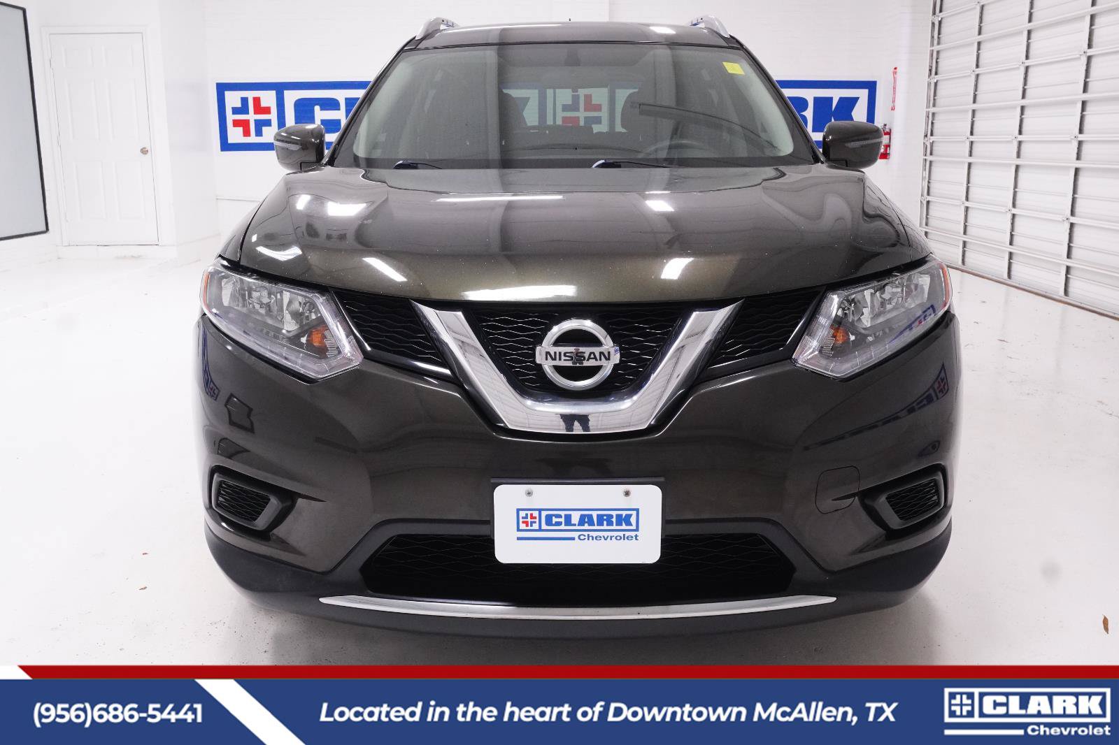 Used 2016 Nissan Rogue S w/ Appearance Package FWD image 2