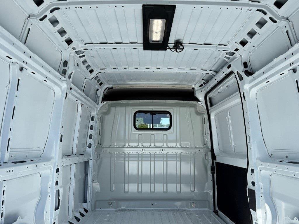 New 2025 RAM ProMaster 1500 w/ Quick Order Package 22G SLT image 14