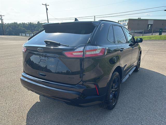 Certified 2022 Ford Edge SE w/ Black Appearance Package AWD/4WD image 4