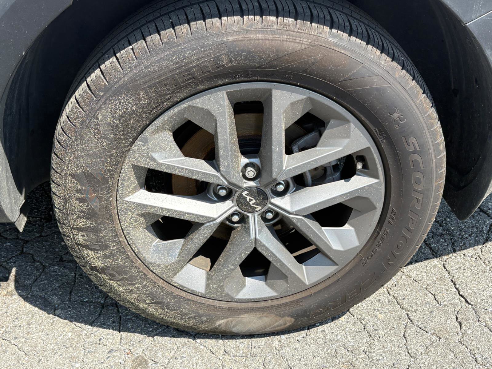 Used 2024 Kia Telluride LX image 14