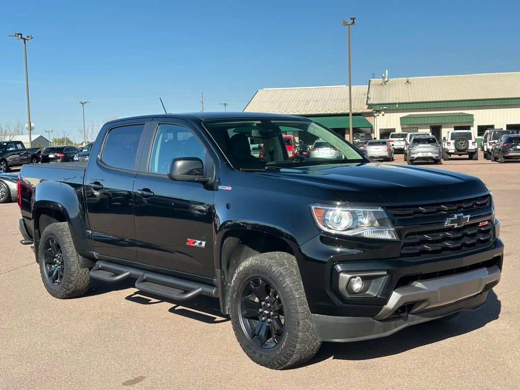 Used 2022 Chevrolet Colorado Z71 w/ Z71 Midnight Edition AWD/4WD image 7