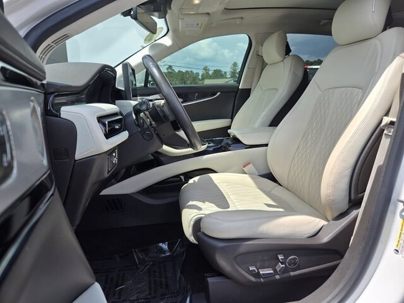 Used 2023 Lincoln Nautilus Black Label AWD/4WD image 9