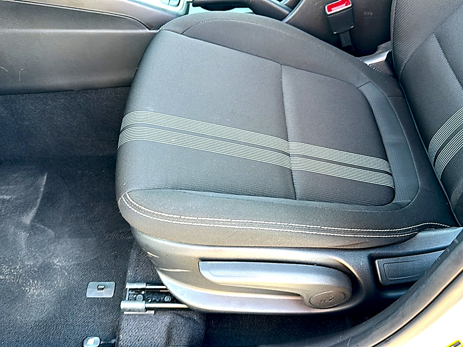 Used 2025 Hyundai Venue SEL image 15