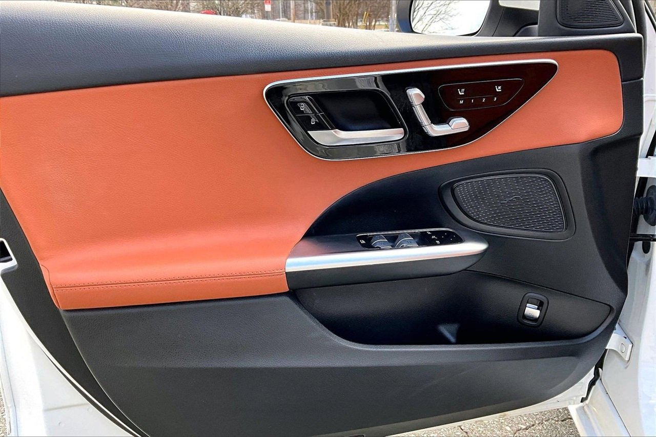 Used 2022 Mercedes-Benz C 300 Sedan image 26