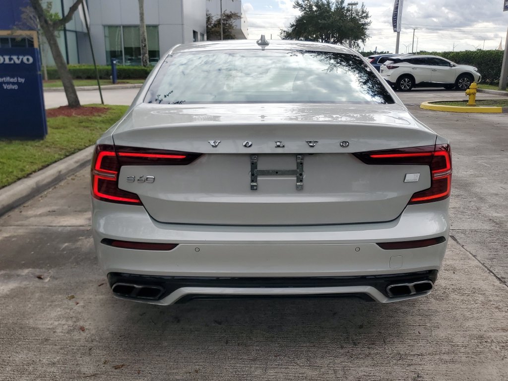 Used 2021 Volvo S60 T8 R-Design w/ Climate Package AWD/4WD image 5