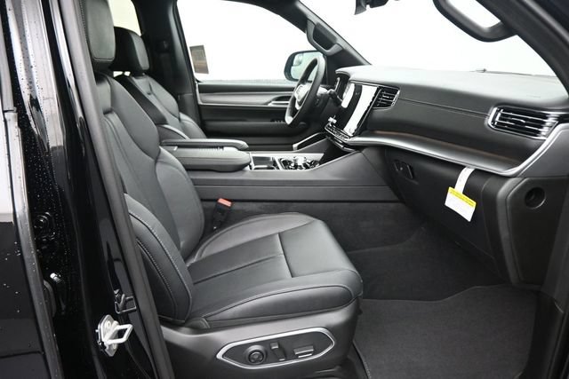 New 2026 Jeep Grand Wagoneer L Limited AWD/4WD image 21