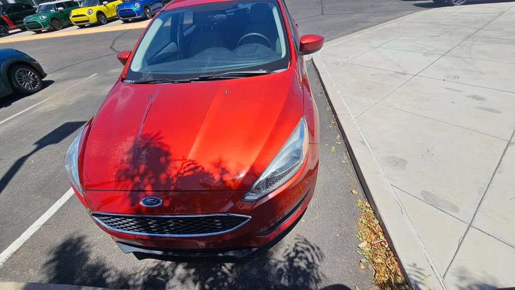 Used 2018 Ford Focus SE FWD image 2