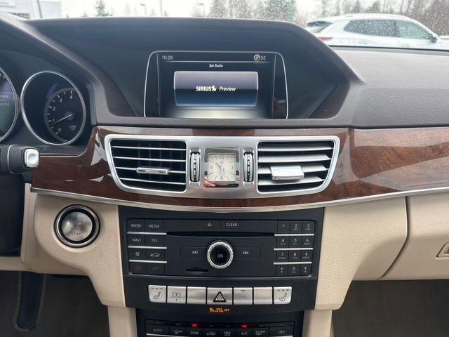 Used 2016 Mercedes-Benz E 350 4MATIC Sedan image 25