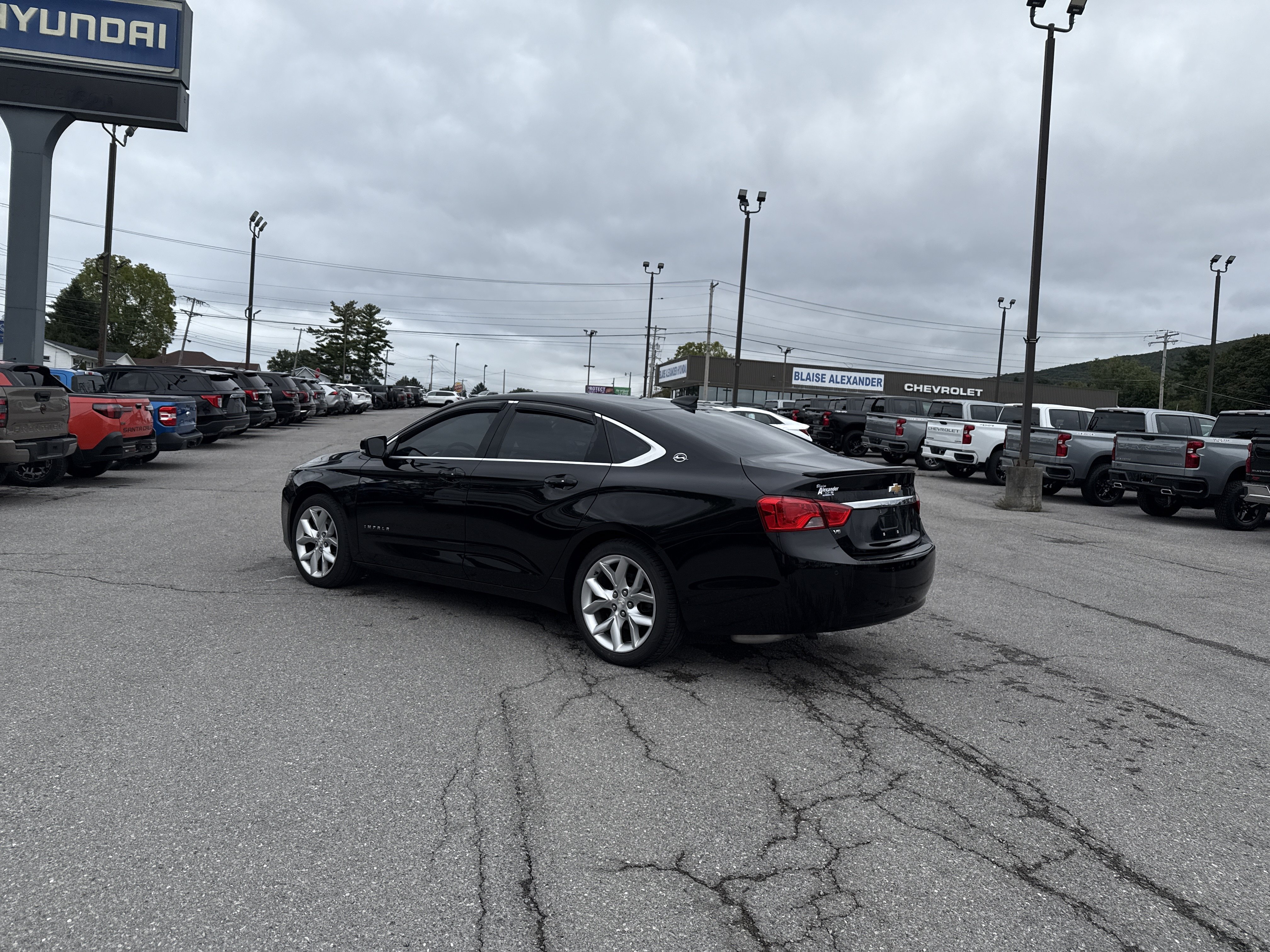 Used 2017 Chevrolet Impala LT w/ Leather Package FWD image 5
