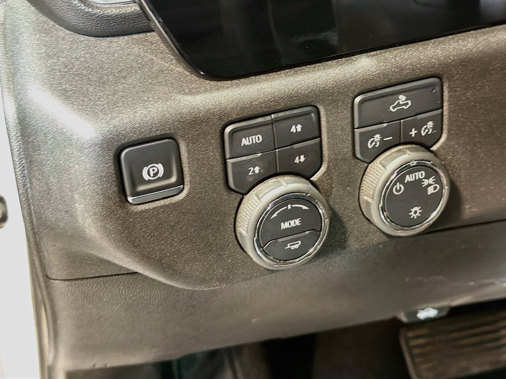 Used 2025 Chevrolet Silverado 1500 LT AWD/4WD image 12